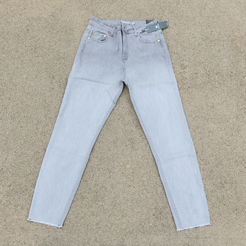 Tractr Gray Skinny Jeans with Sleek Fit